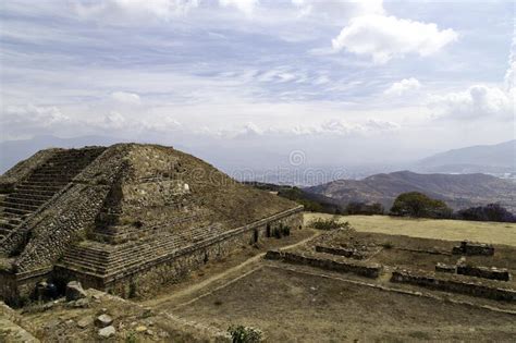 De Zona Arqueológica de Xihuarita! Een Reis Doorheen de Geschiedenis van Mexico's Huasteken Cultuur