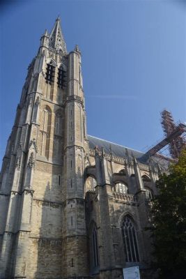 De Duomo van Ypres: Een Architectonische Schat met een Mysterieuze Aura!