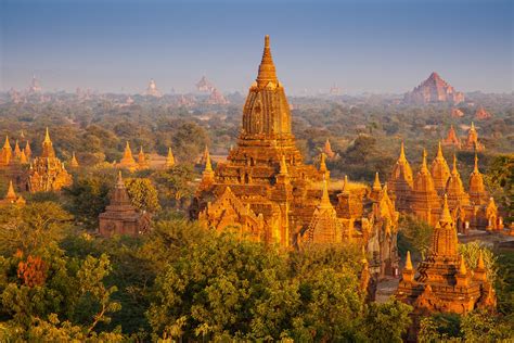  Het Tianhua Tempel Complex: Een Oase van Rust en Boeddhistische Schoonheid!