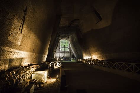 De wonderlijke wereld van de Catacomben van Xanthus! Een historisch ondergronds avontuur in Italië